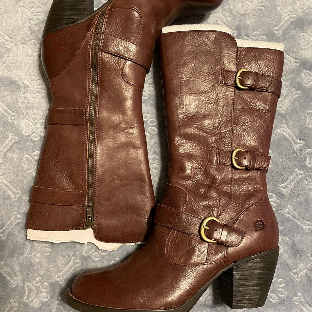 Born Maleri calf boots, Size 40 / 8.5, color is Tuscany / brown.